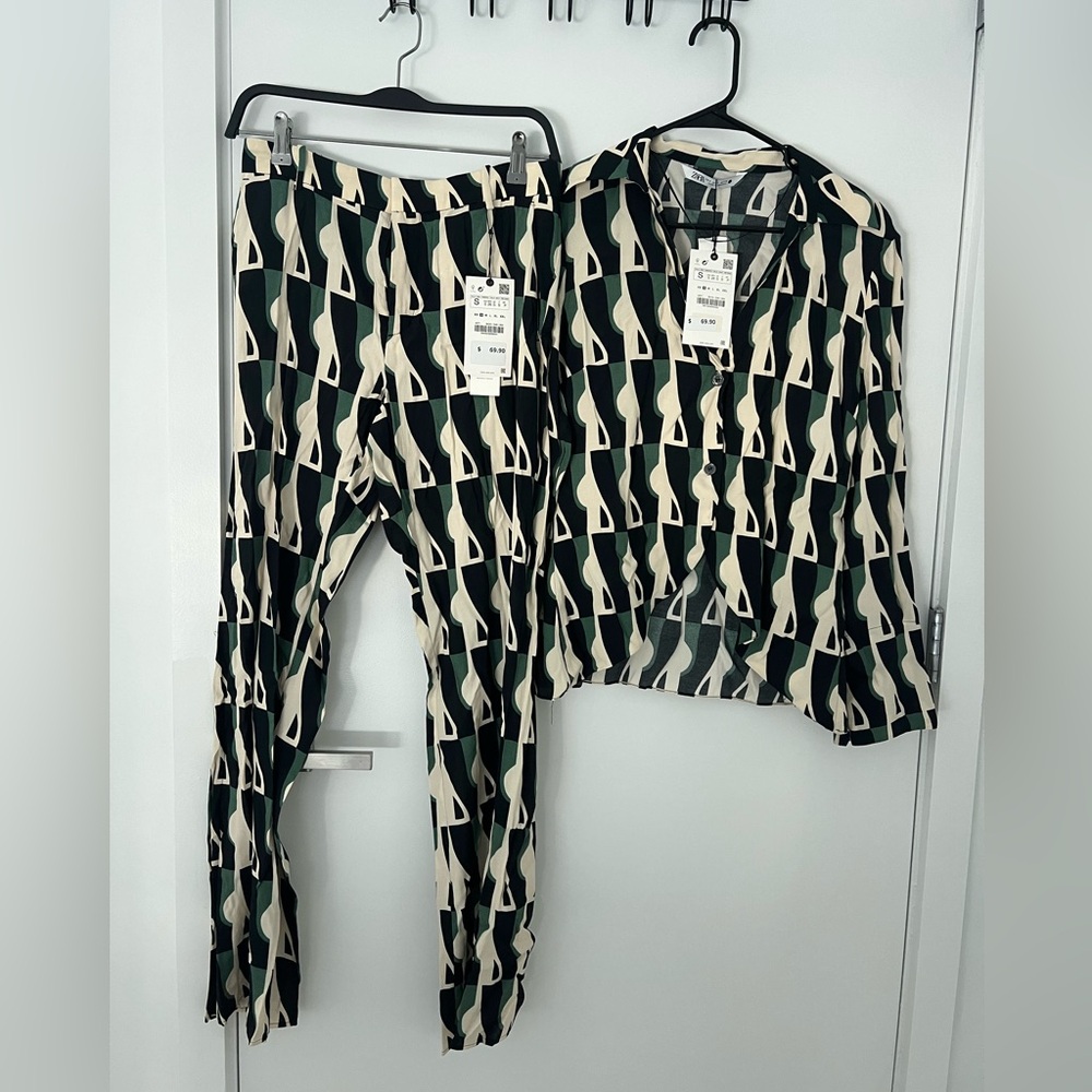 Zara Set Size Small. NEW WITH TAGS.